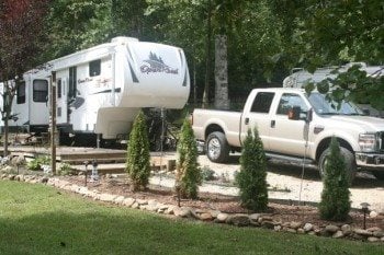 Traveling with a Hitch: Tips on How to Maintain Your Fifth-Wheel Camper